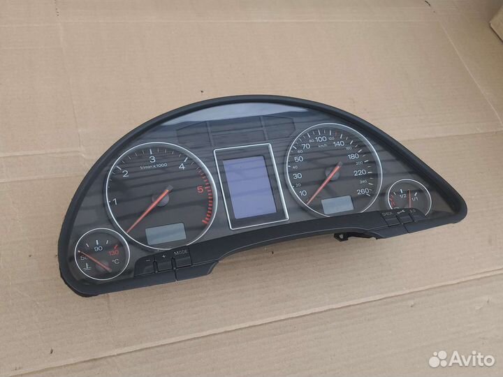 Щиток приборов (приборная панель) Audi A4 B6 2004