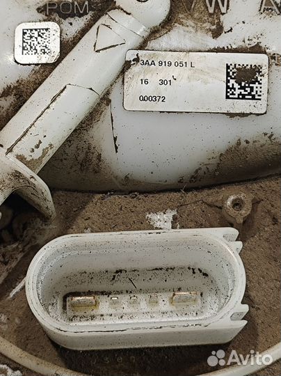 Насос топливный бензонасос Volkswagen Passat B6 (2005—2010)