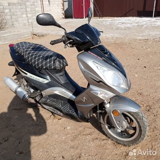 Продам скутер mars style