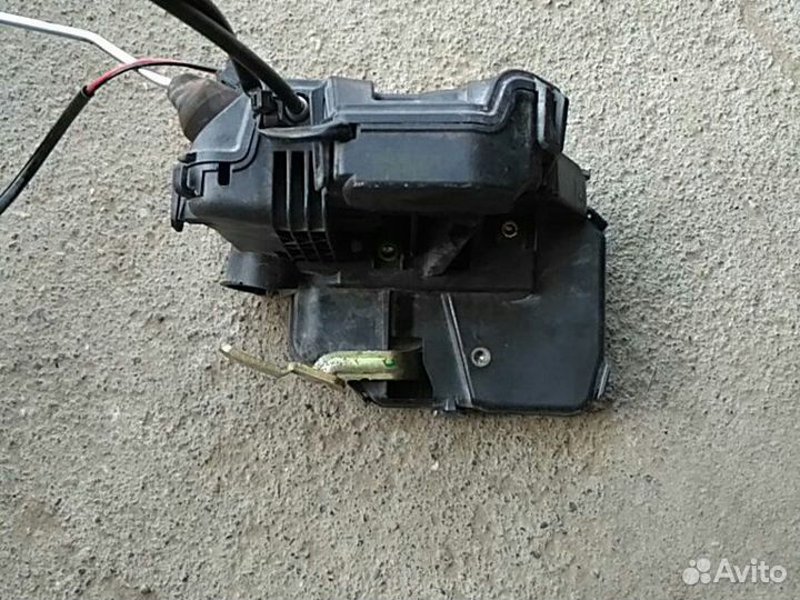 Замок передней правой двери Mercedes W211