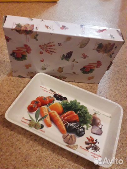 Продам фарфоровую тарелку