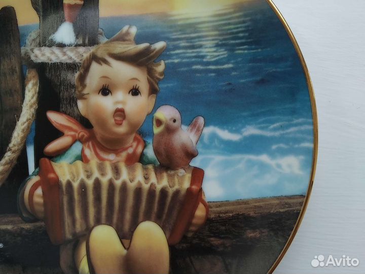 Тарелка настенная Hummel Goebel