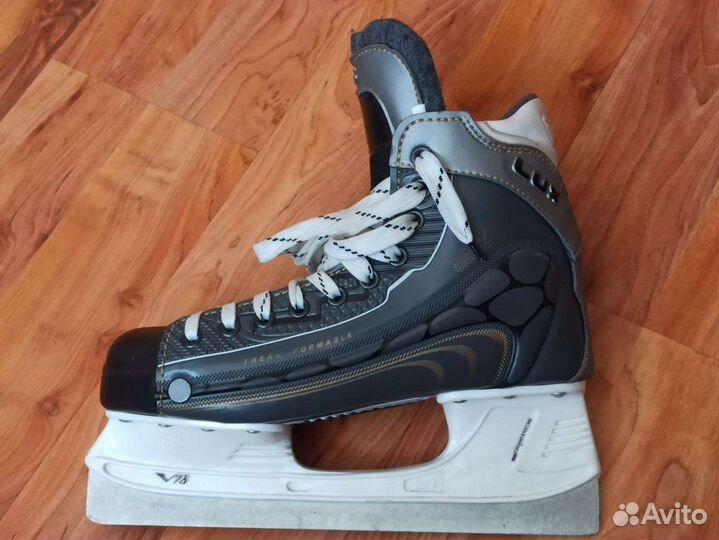 Коньки хоккейные