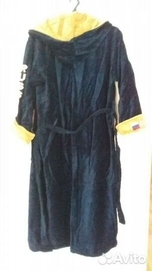 Мужской велюровый халат с капюшоном