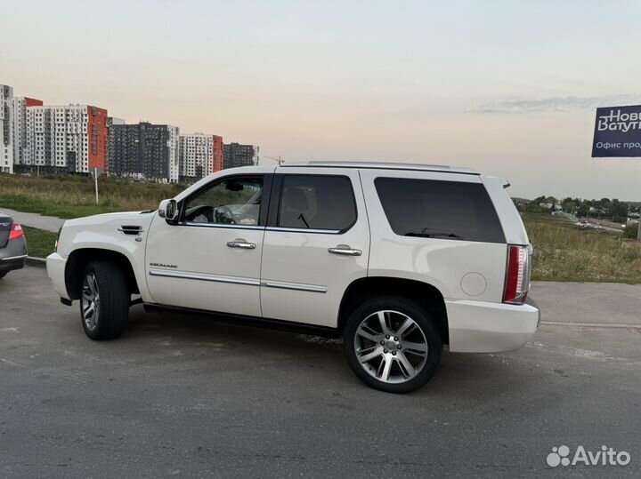 Cadillac Escalade 6.2 AT, 2011, 197 000 км