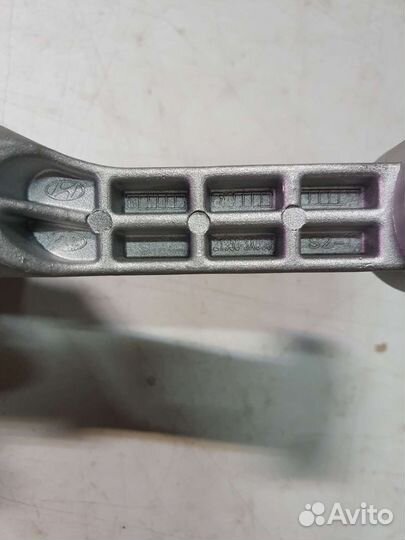 Опора двигателя задняя Solaris Rio 2017