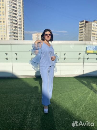 Костюм женский нарядный 42 46