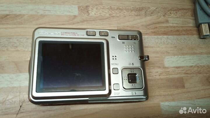 Компактный фотоаппарат casio