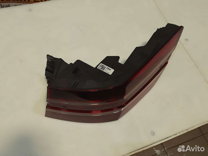 Фонарь задний правый hyundai Genesis G80