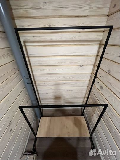 Вешалка для одежды напольная металлическая