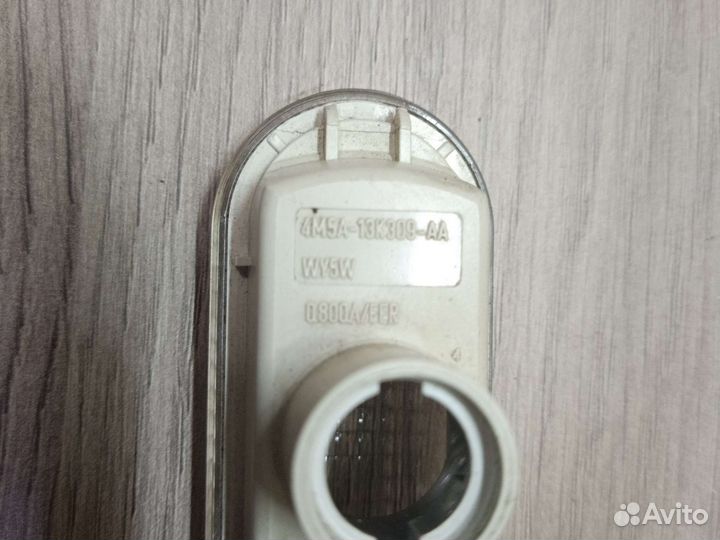 Повторитель на крыло белый ford focus 2