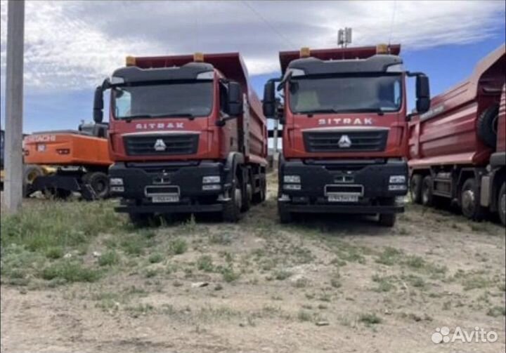 Водитель самосвала