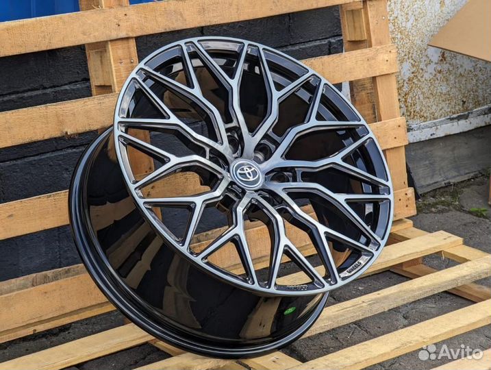 Кованые диски GT Forged на Lexus LX 600