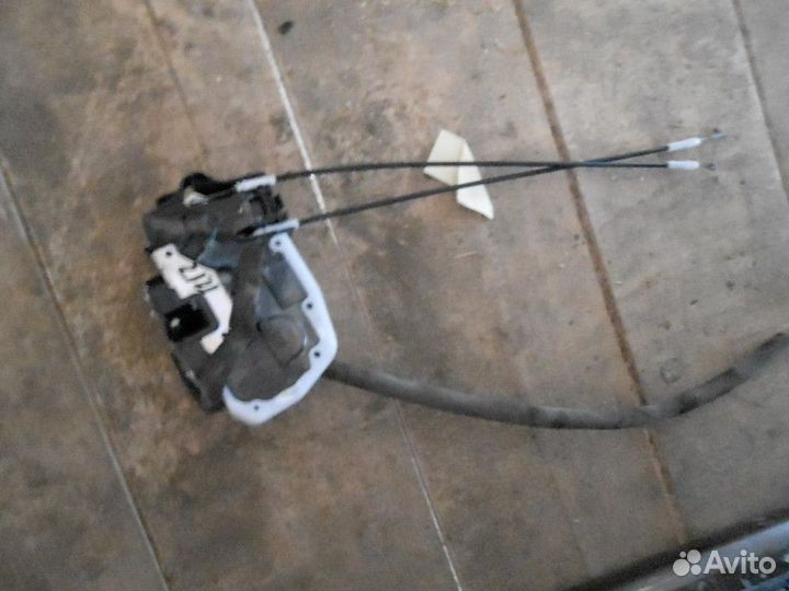 Замок двери передней правой Nissan Almera G15 2013