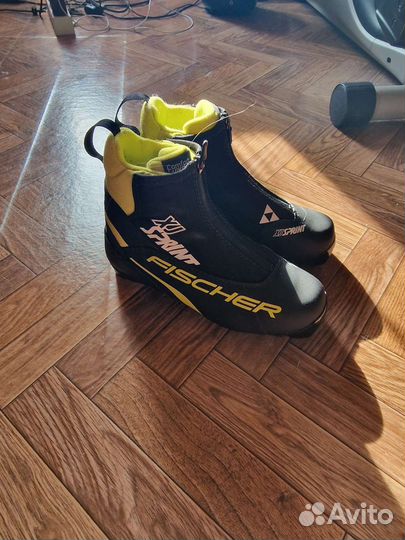 Лыжные ботинки новые fischer 38 NNN