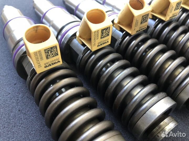 Форсунки Volvo d12d 21098095