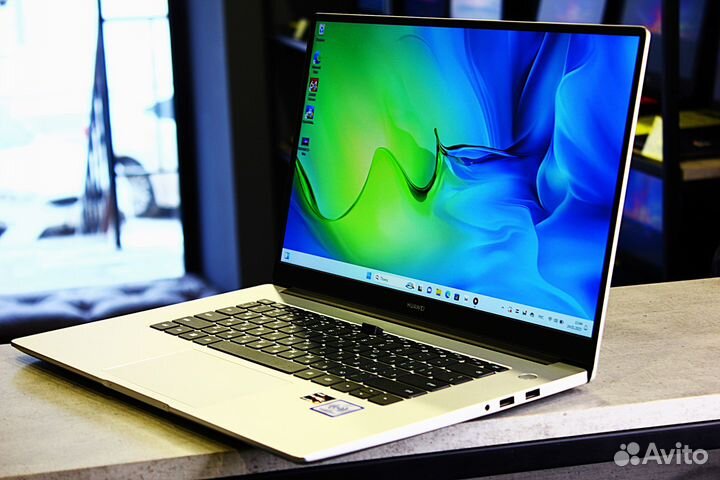 Ультрабук Huawei с нереально красочным экраном