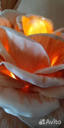 Ростовые светильники и цветы из изолона