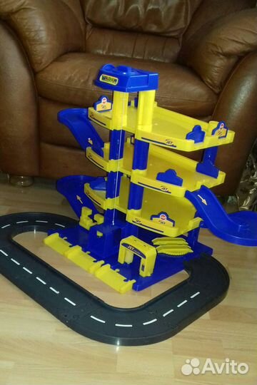 Трек Парковка для машин