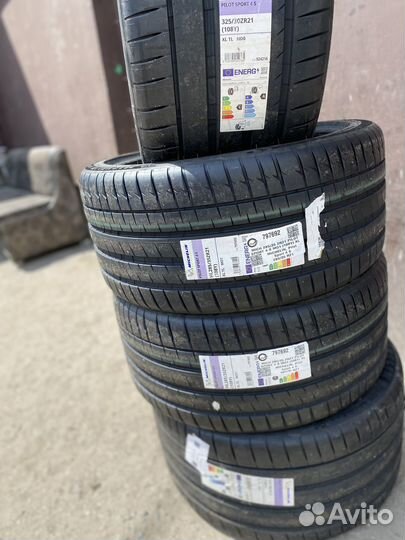 Michelin Pilot Sport 4 S 325/30 R21 и 285/35 R21