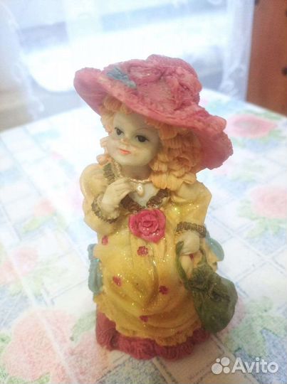 Фарфоровые статуэтки сувениры коллекционирование