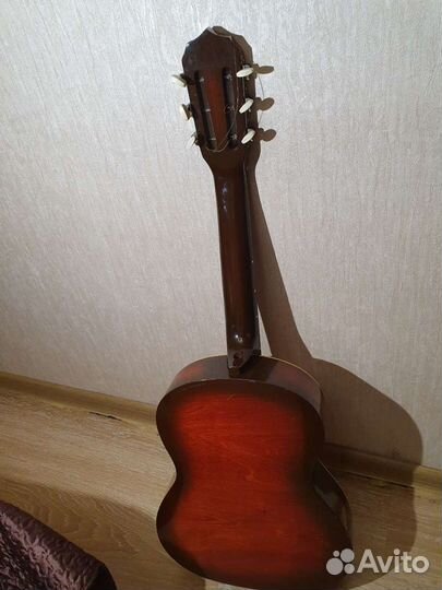 Акустическая гитара