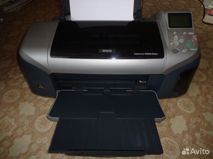 Принтер струйный цветной Epson +лоток д/дисков