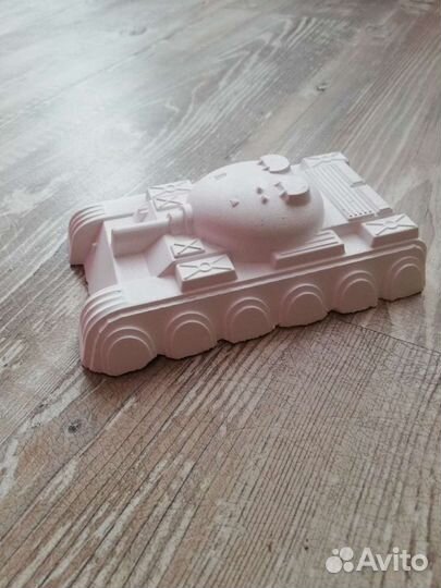 Фигуры из гипсы. Поделки из гипса. Танк