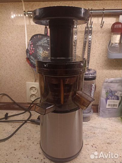 Соковыжималка шнековая redmond RJ- M920S