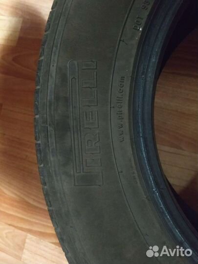 Pirelli Carrier 235/65 R17