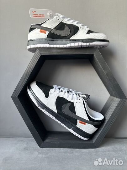 Tightbooth x Nike SB Dunk Low