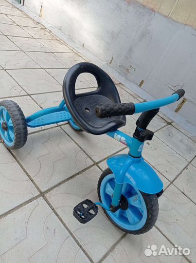 Трехколесный велосипед