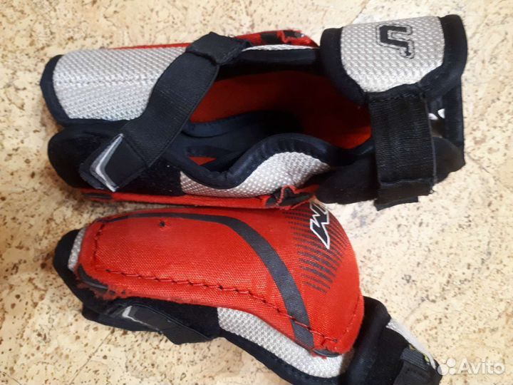 Хоккейные шорты. Щитки, налокотники