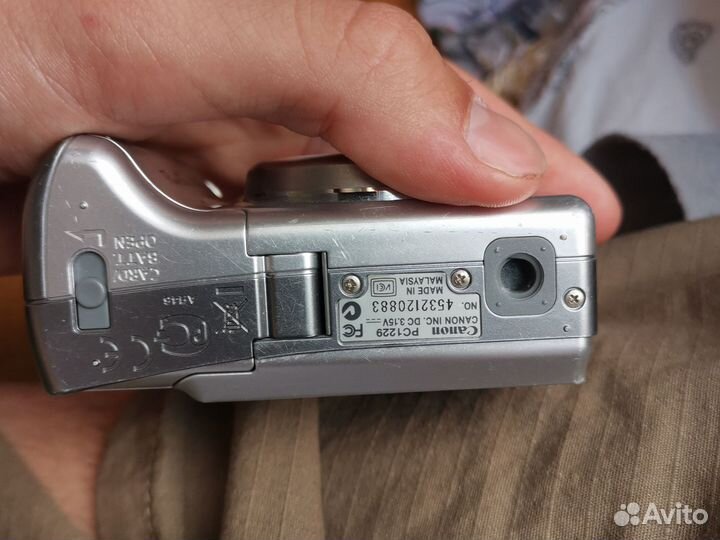 Цифровая фотокамера Canon 