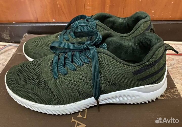 Кроссовки женские легкие 39 размер