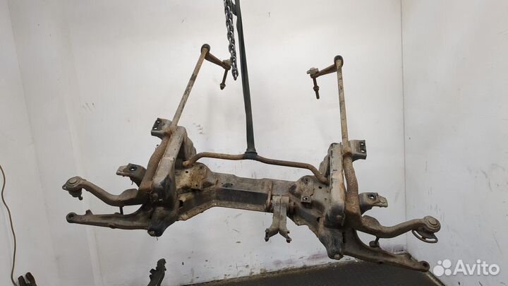 Балка подвески передняя Volkswagen Transporter 4, 1998