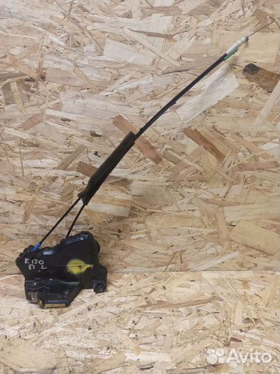 Замок передней левой двери Toyota Corolla E120