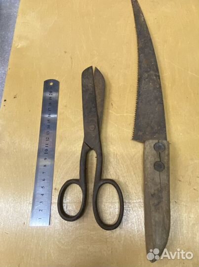 Гвозди, клещи