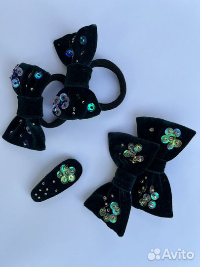 Заколка для волос из бархата ручная работа