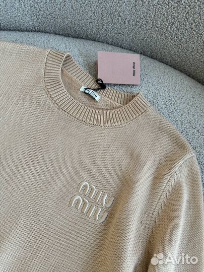 Базовый свитер