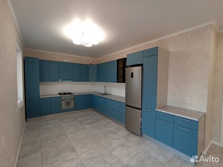 Современный кухонный гарнитур