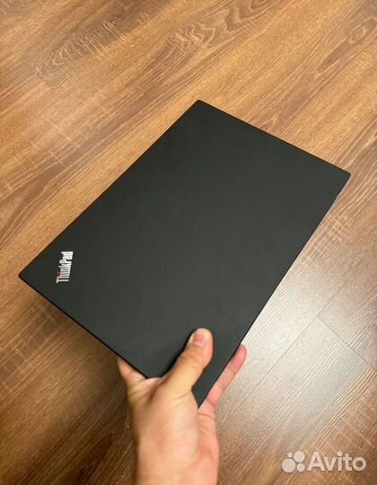 ThinkPad T490 i5-8365u 16/256 FHDips