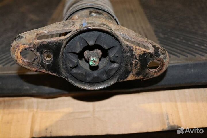 Амортизатор задний Jeep Grand Cherokee WK2 рестал