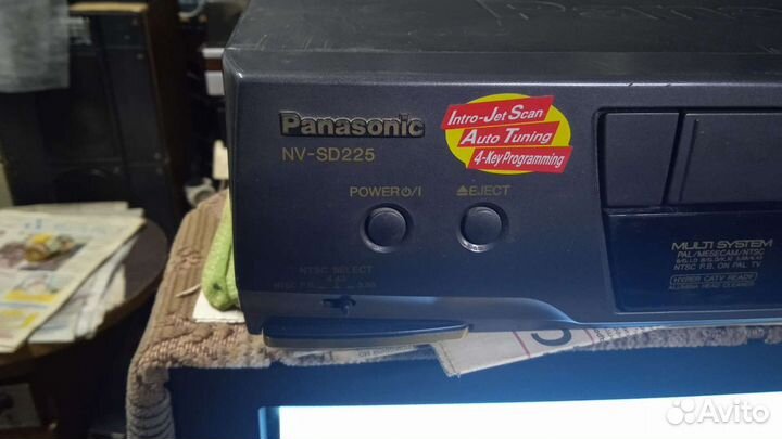 Видеомагнитофон Панасоник-225