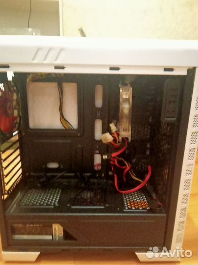 Белый корпус gamemax