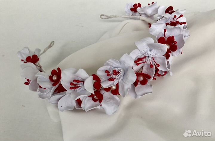 Венок ободок украшение на голову из цветов