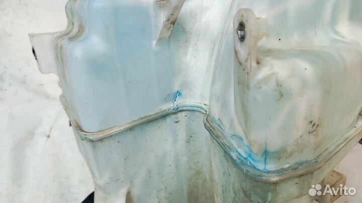 Бачок омывателя Toyota Camry 2017-2023 год (XV70)