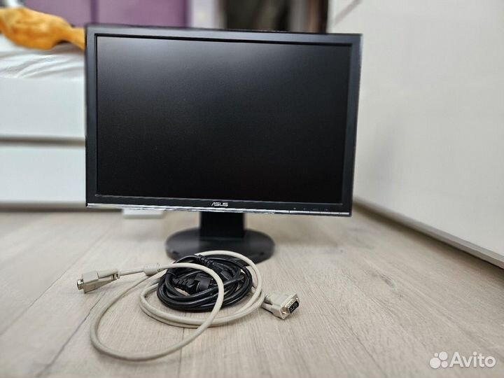 Монитор Asus 20