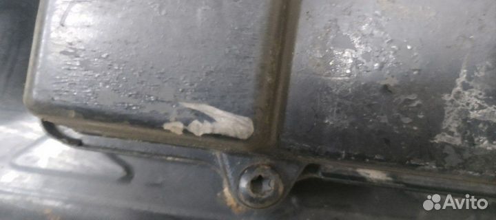 Крышка головки блока (клапанная) левая Ford F350