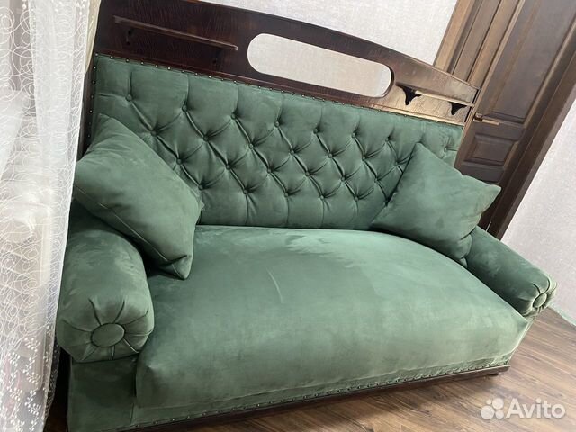 Старинный антикварный диван